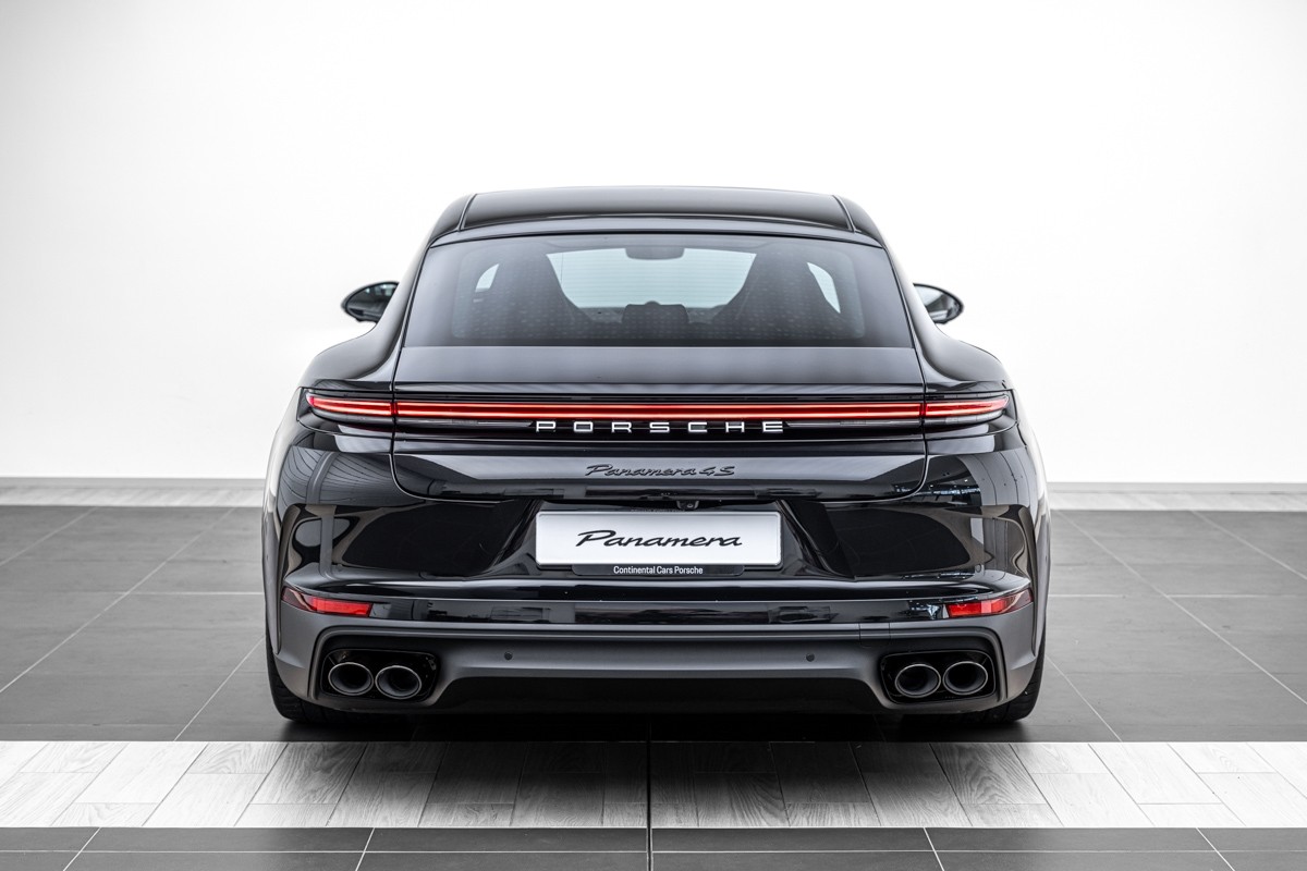 Porsche Panamera 4S E-HYBRID