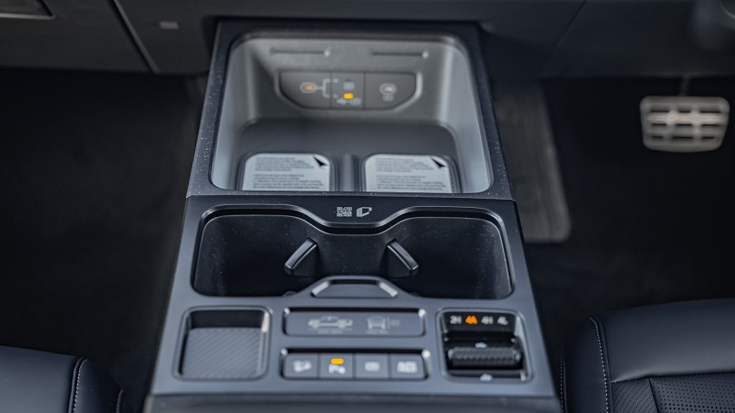 2025 Kia Tasman 18
