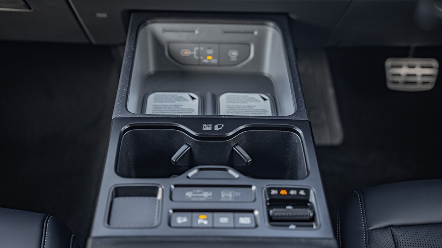 2025 Kia Tasman 18