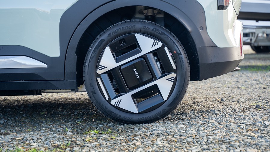2025 Kia EV3 7
