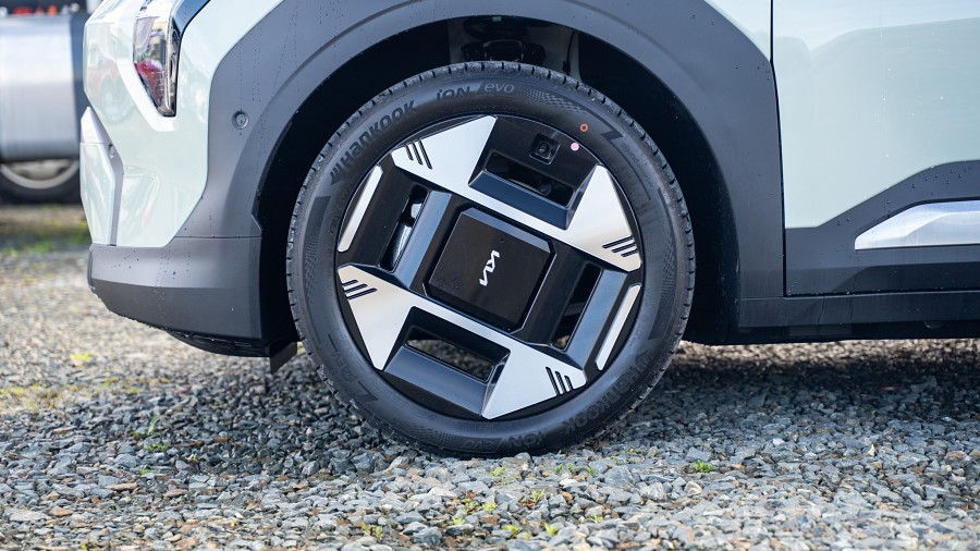 2025 Kia EV3 6