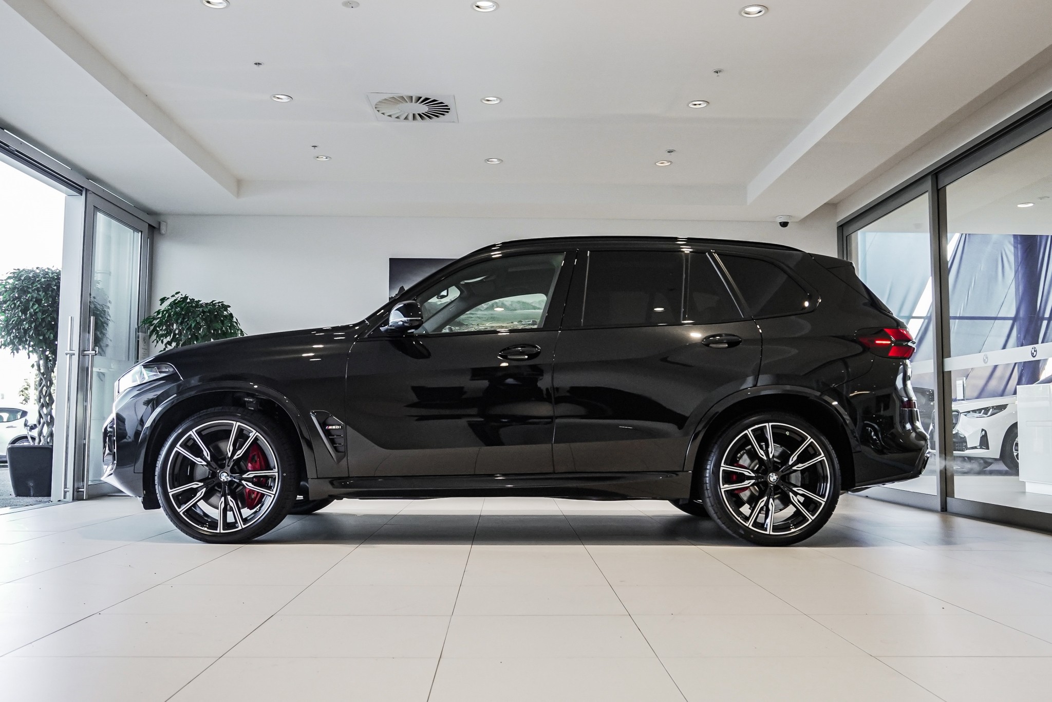 BMW X5 M60i