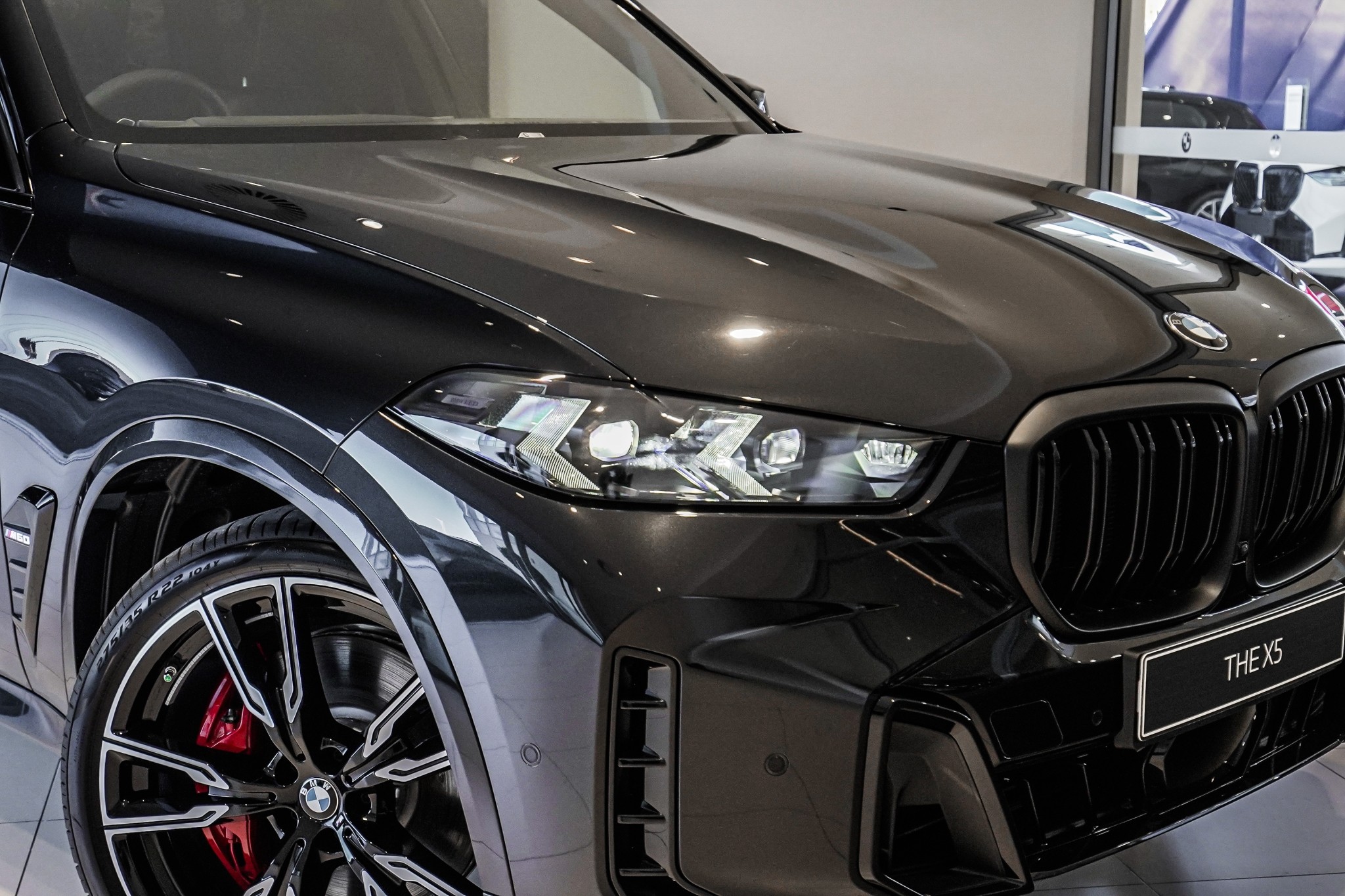 BMW X5 M60i