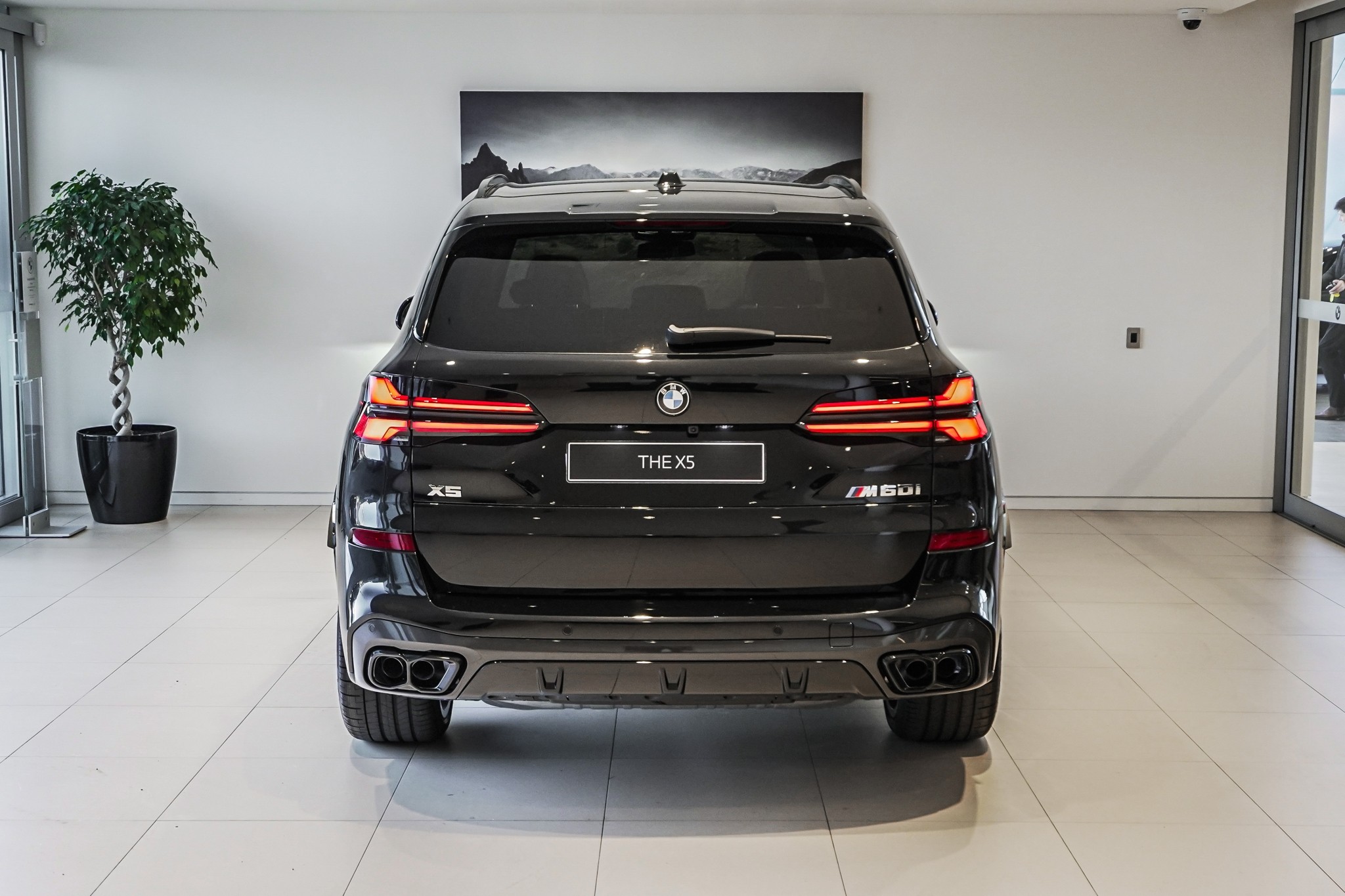 BMW X5 M60i