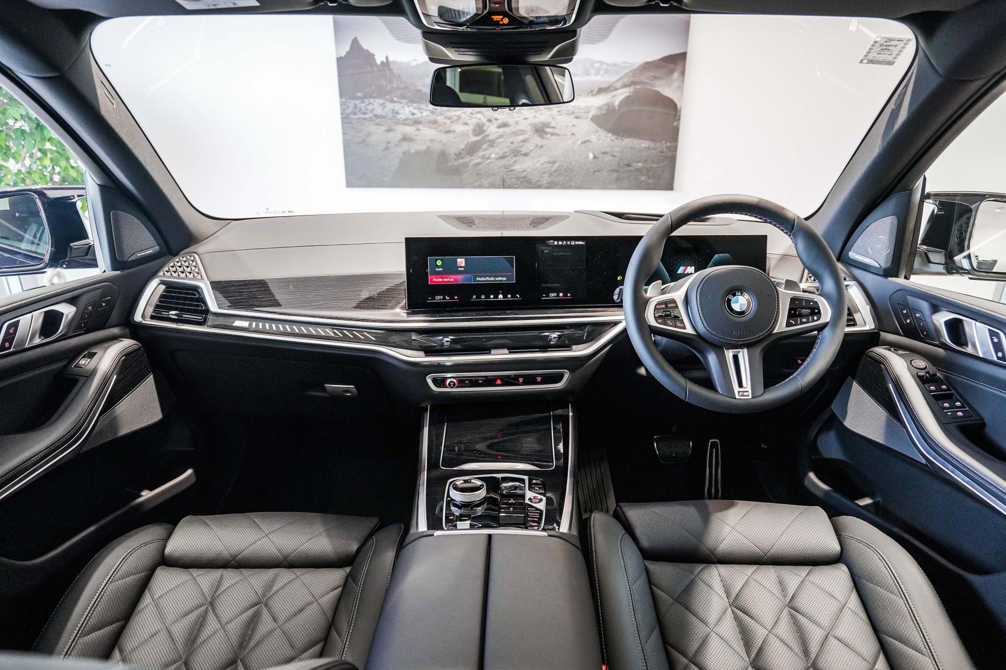 BMW X5 M60i