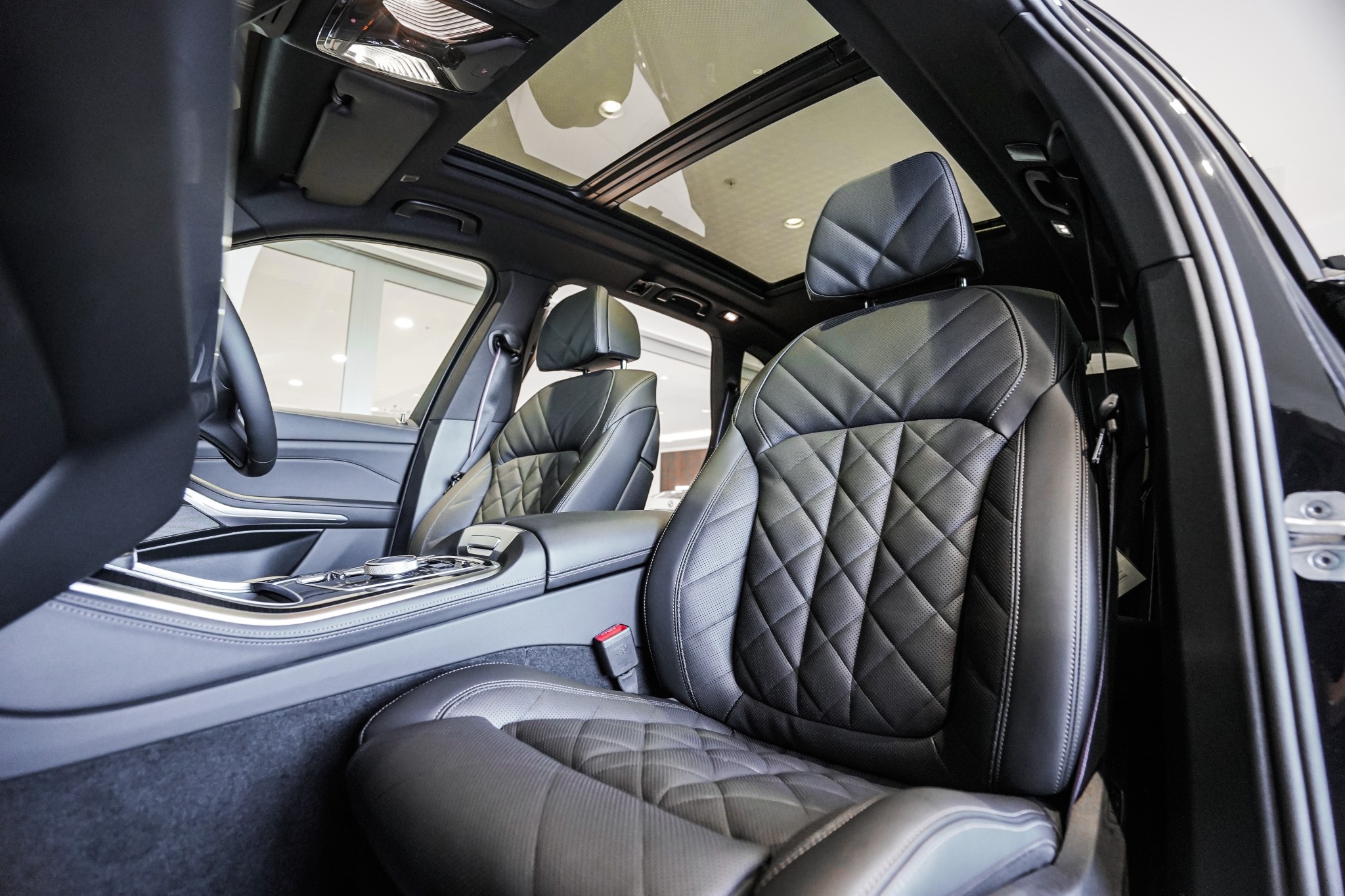 BMW X5 M60i