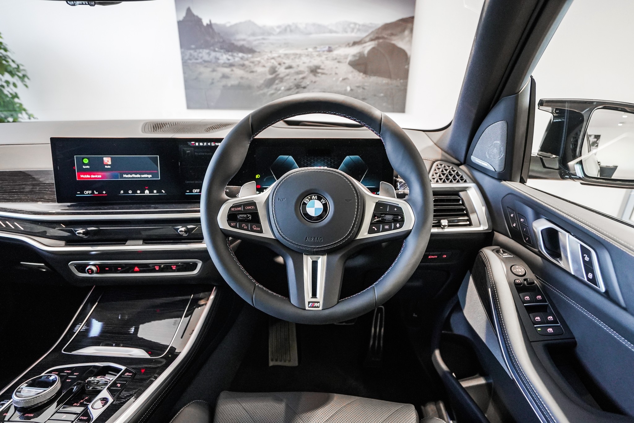 BMW X5 M60i