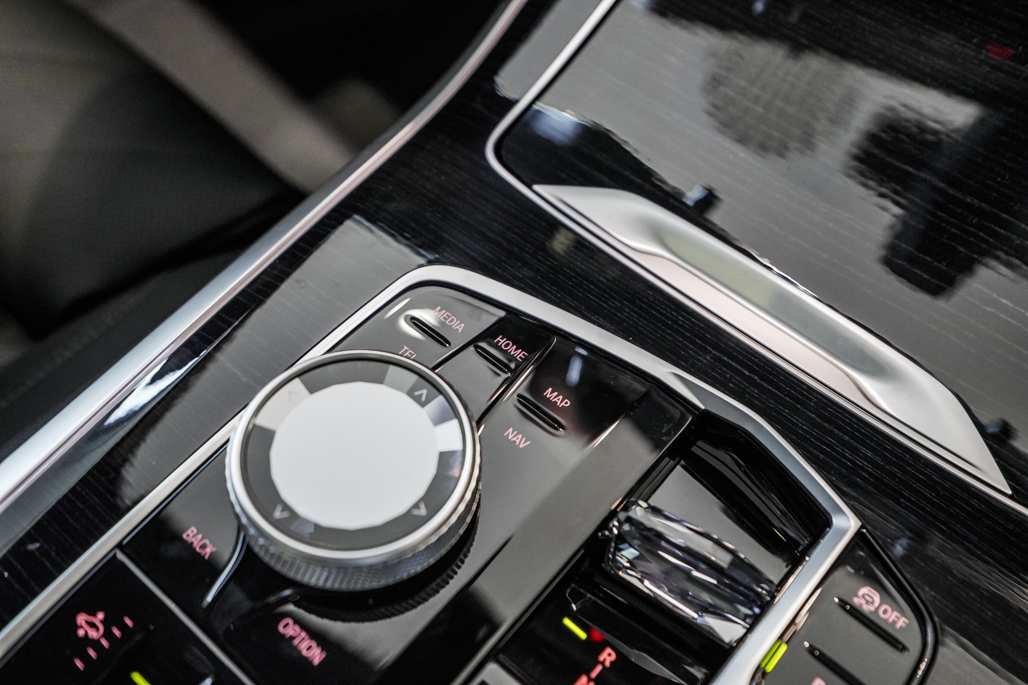 BMW X5 M60i