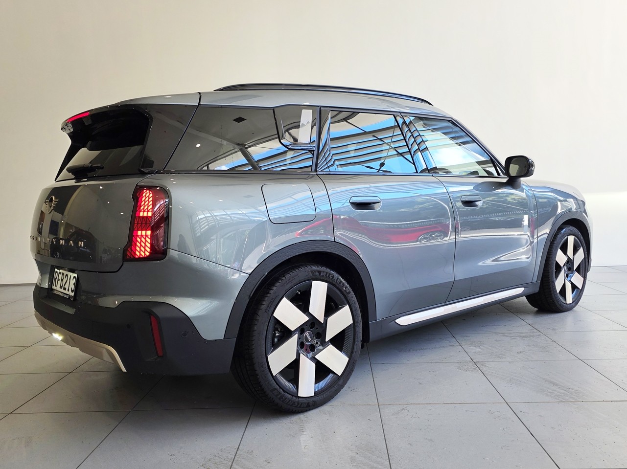 MINI Countryman E Favoured Spec
