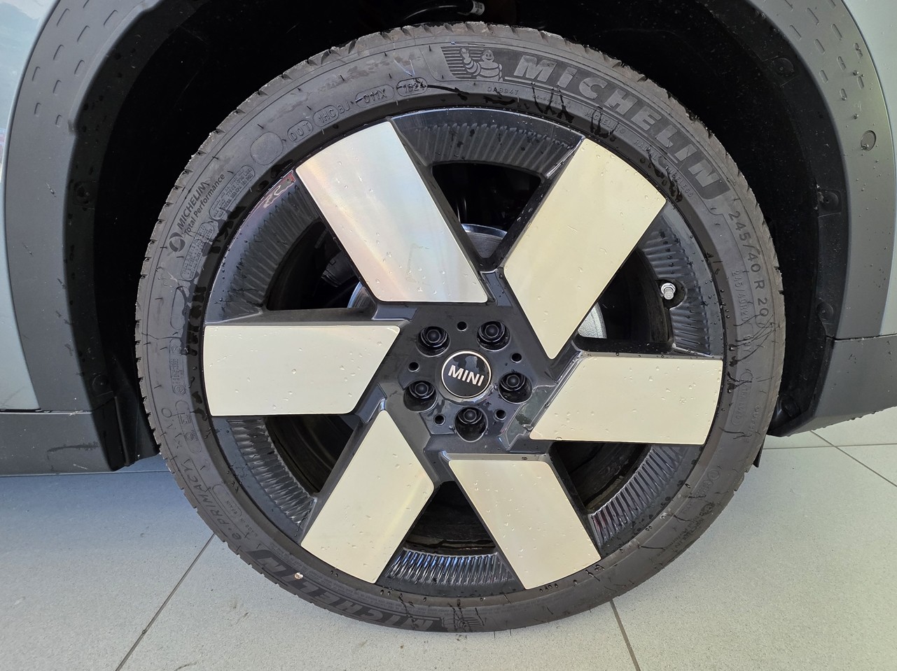 MINI Countryman E Favoured Spec