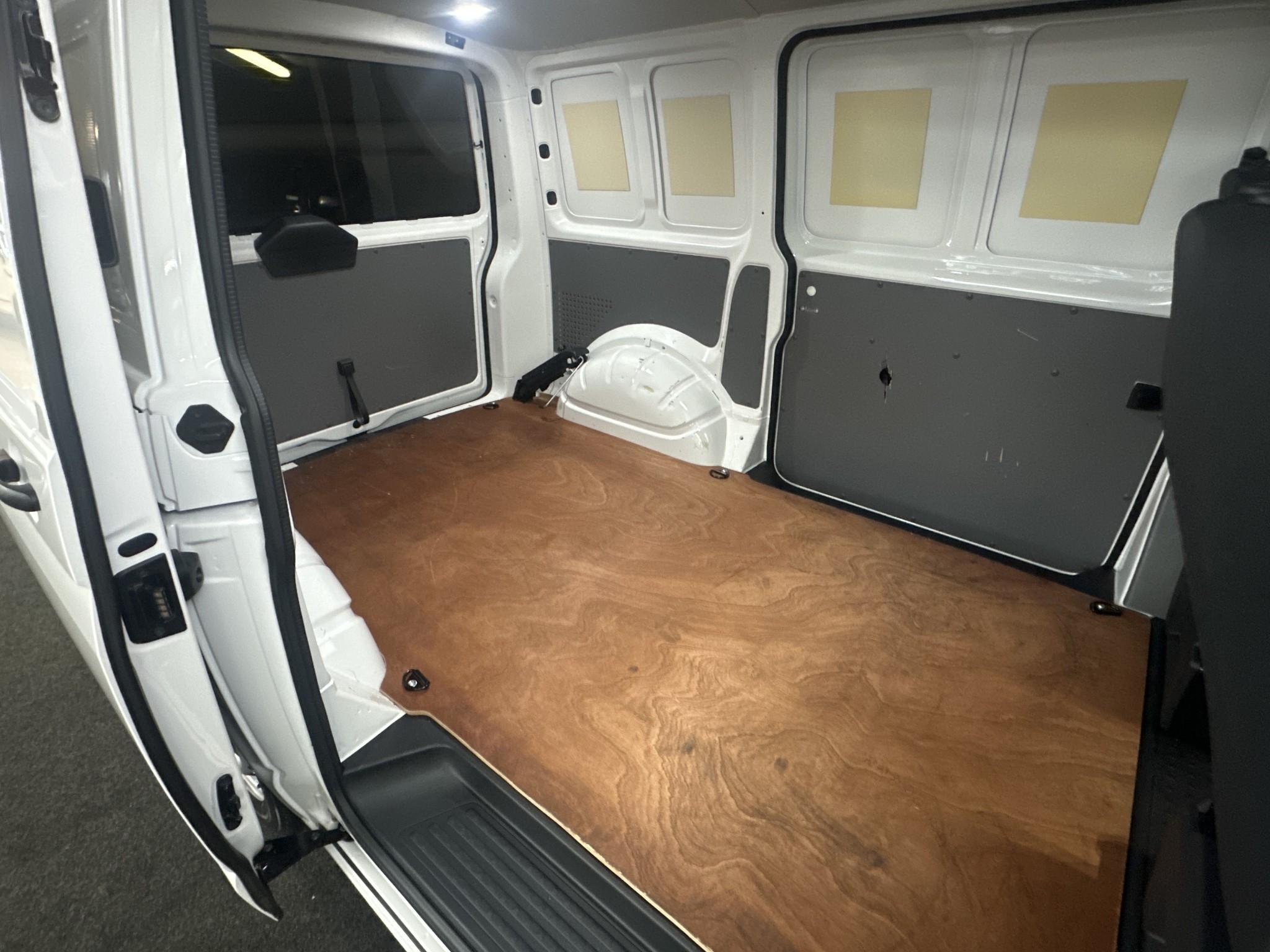 Volkswagen Transporter SWB 340Nm DSG Runner