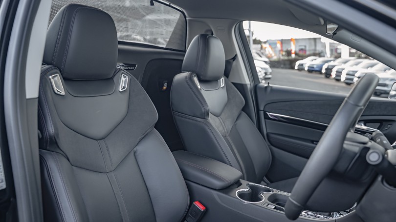 2017 Holden Commodore 10