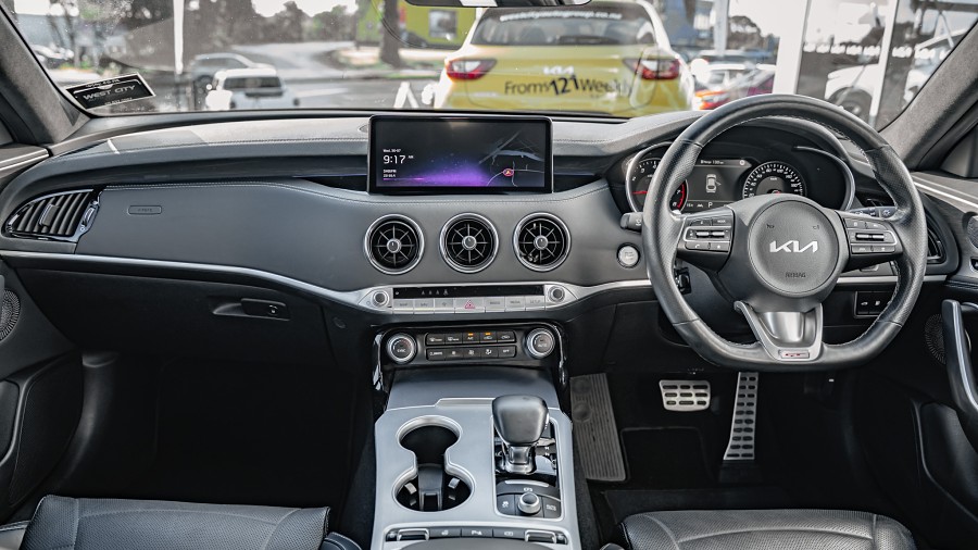 2021 Kia Stinger 10