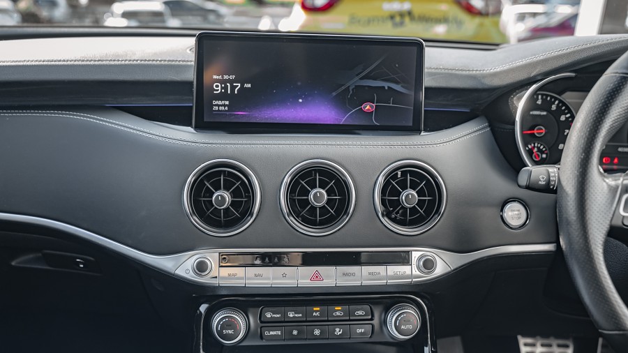 2021 Kia Stinger 15
