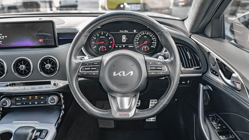 2021 Kia Stinger 11