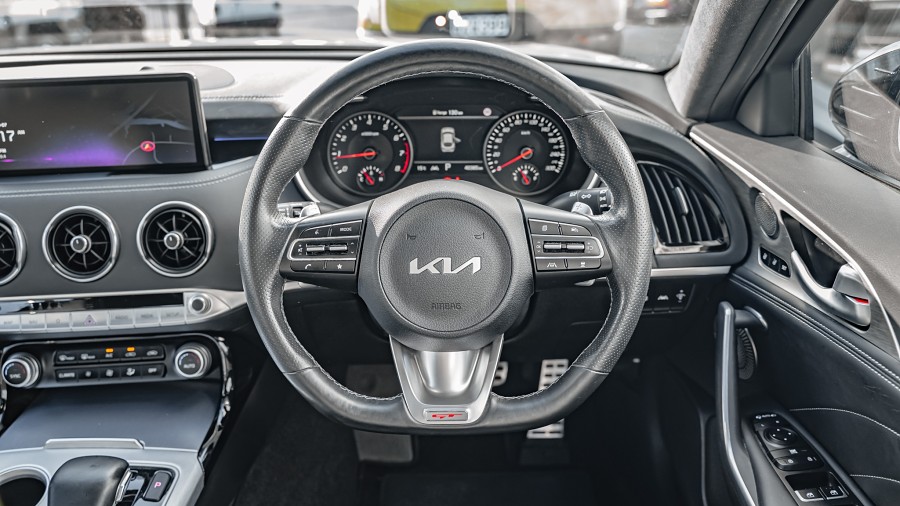 2021 Kia Stinger 11
