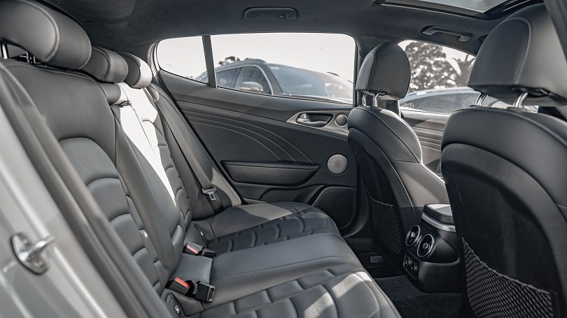 2021 Kia Stinger 18