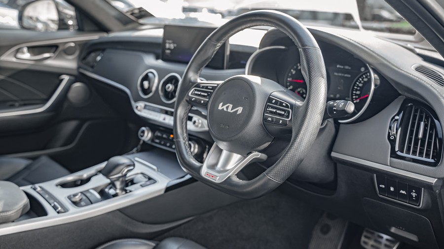 2021 Kia Stinger 9