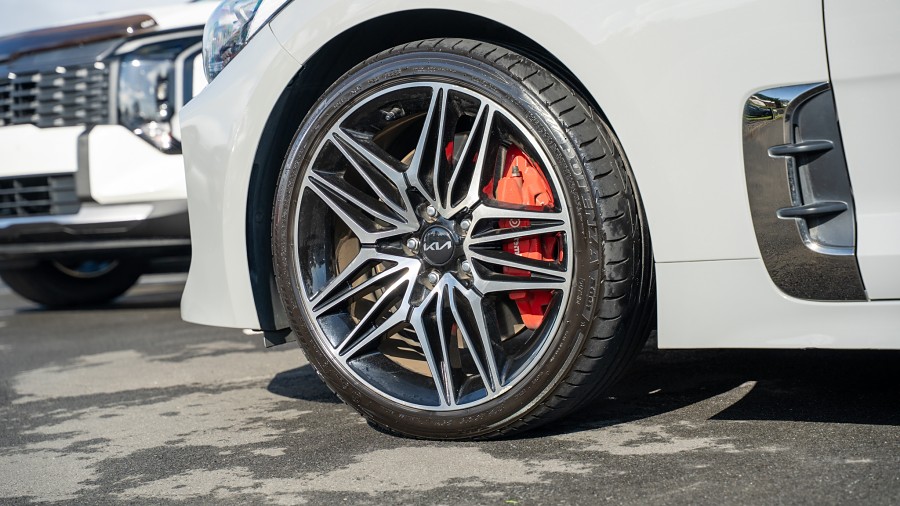 2021 Kia Stinger 6