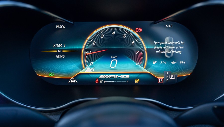 2023 Mercedes-Benz C 63 S 12