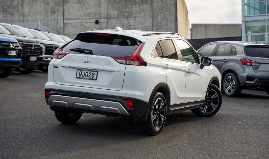 2024 Mitsubishi Eclipse Cross 2