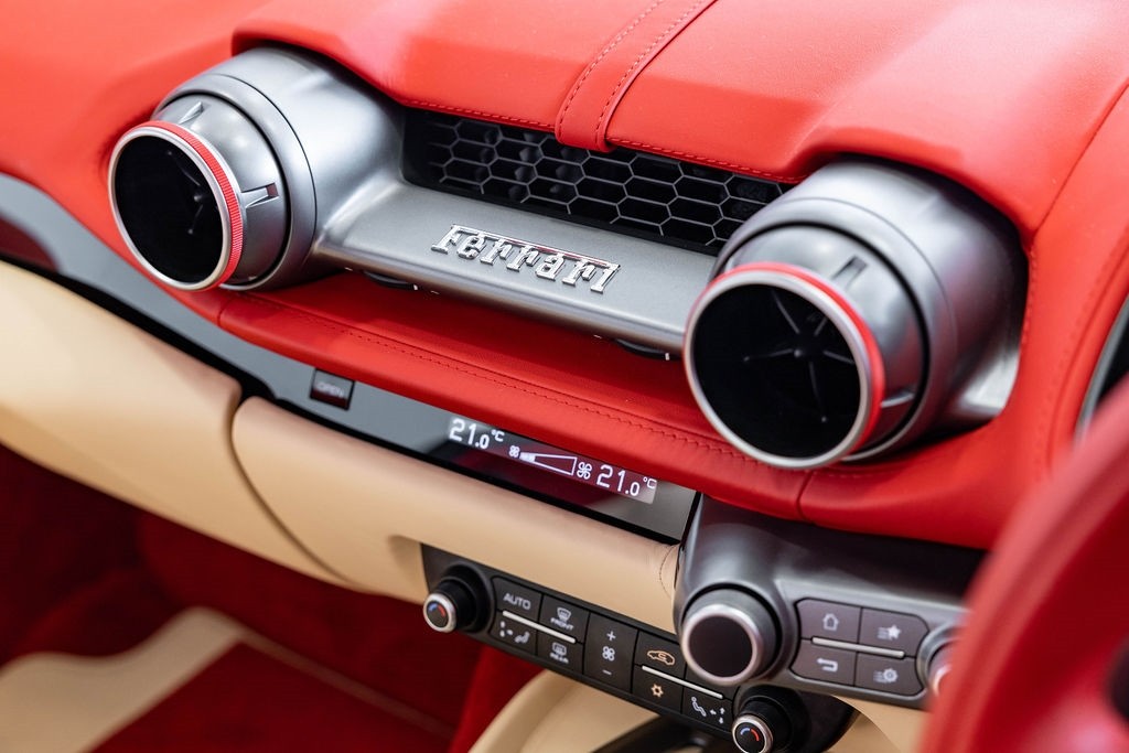 Ferrari 812 GTS