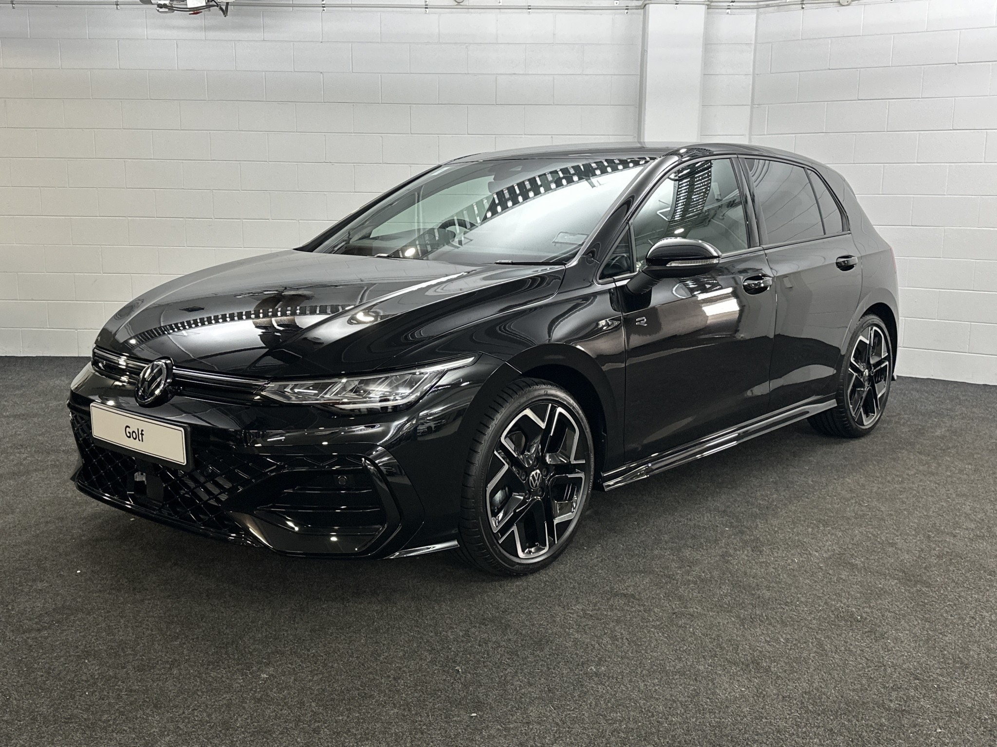 Volkswagen Golf 8.5 R-LINE