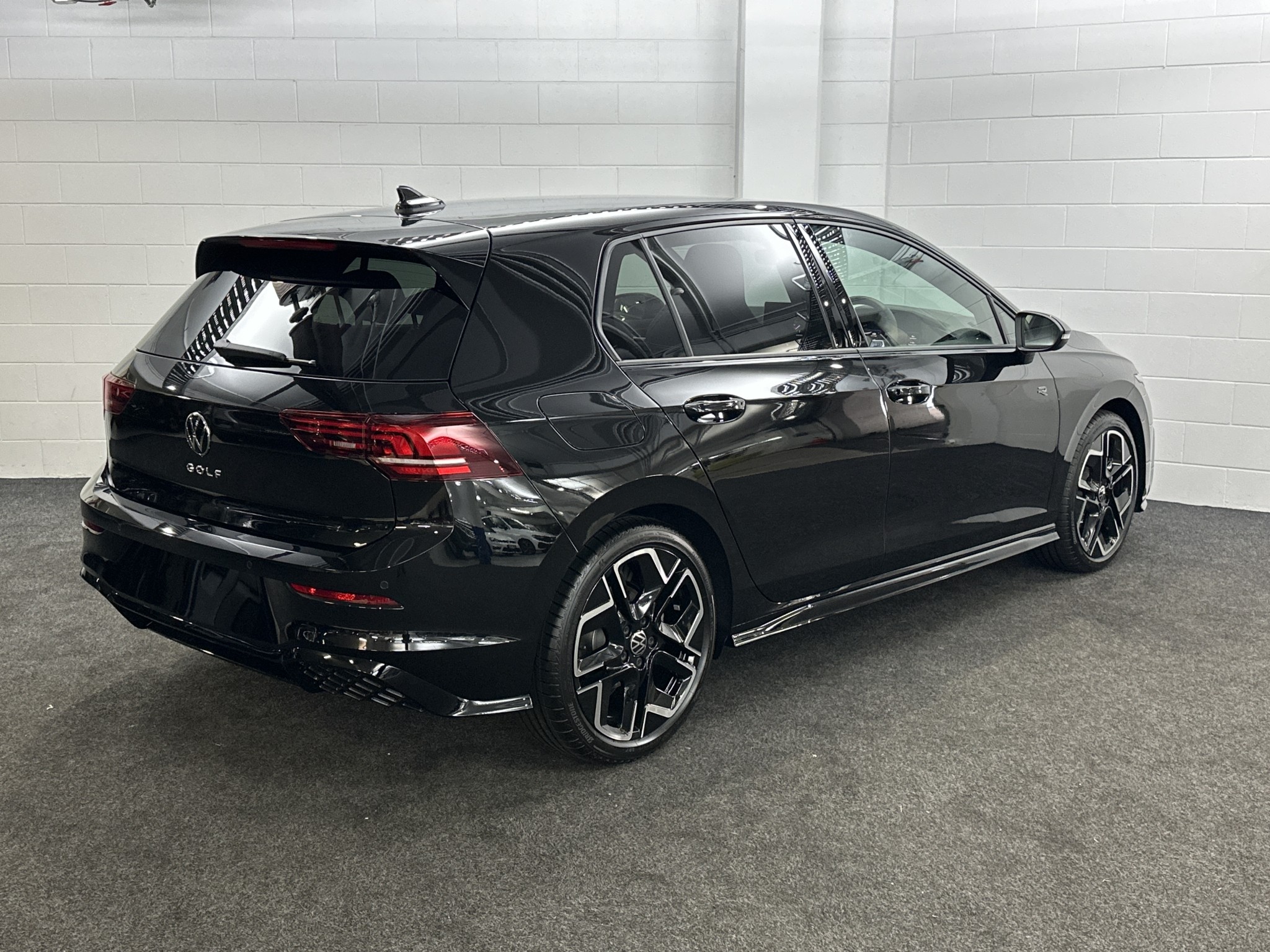 Volkswagen Golf 8.5 R-LINE
