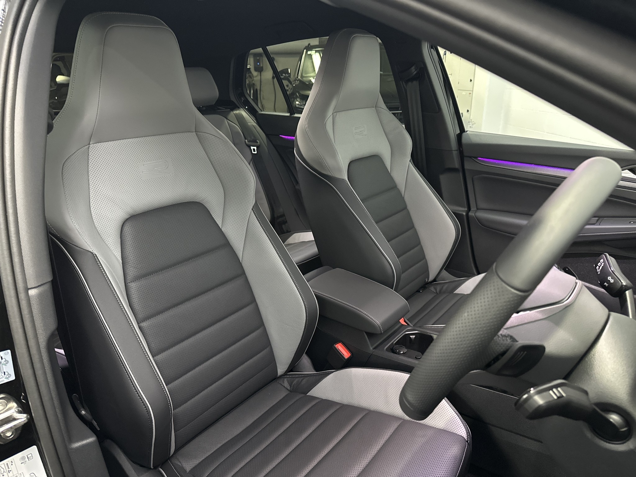 Volkswagen Golf 8.5 R-LINE