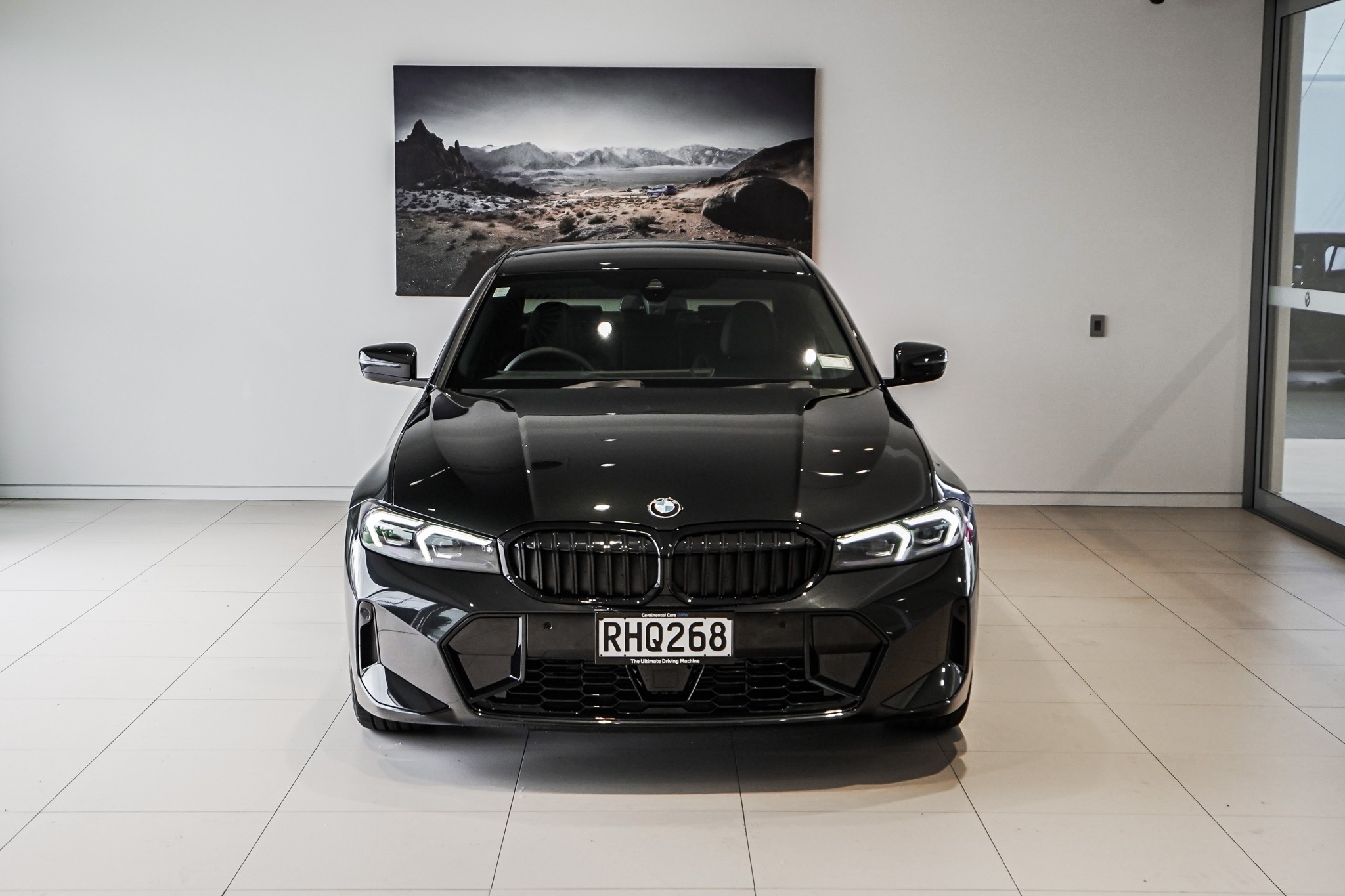 BMW 320i Sedan