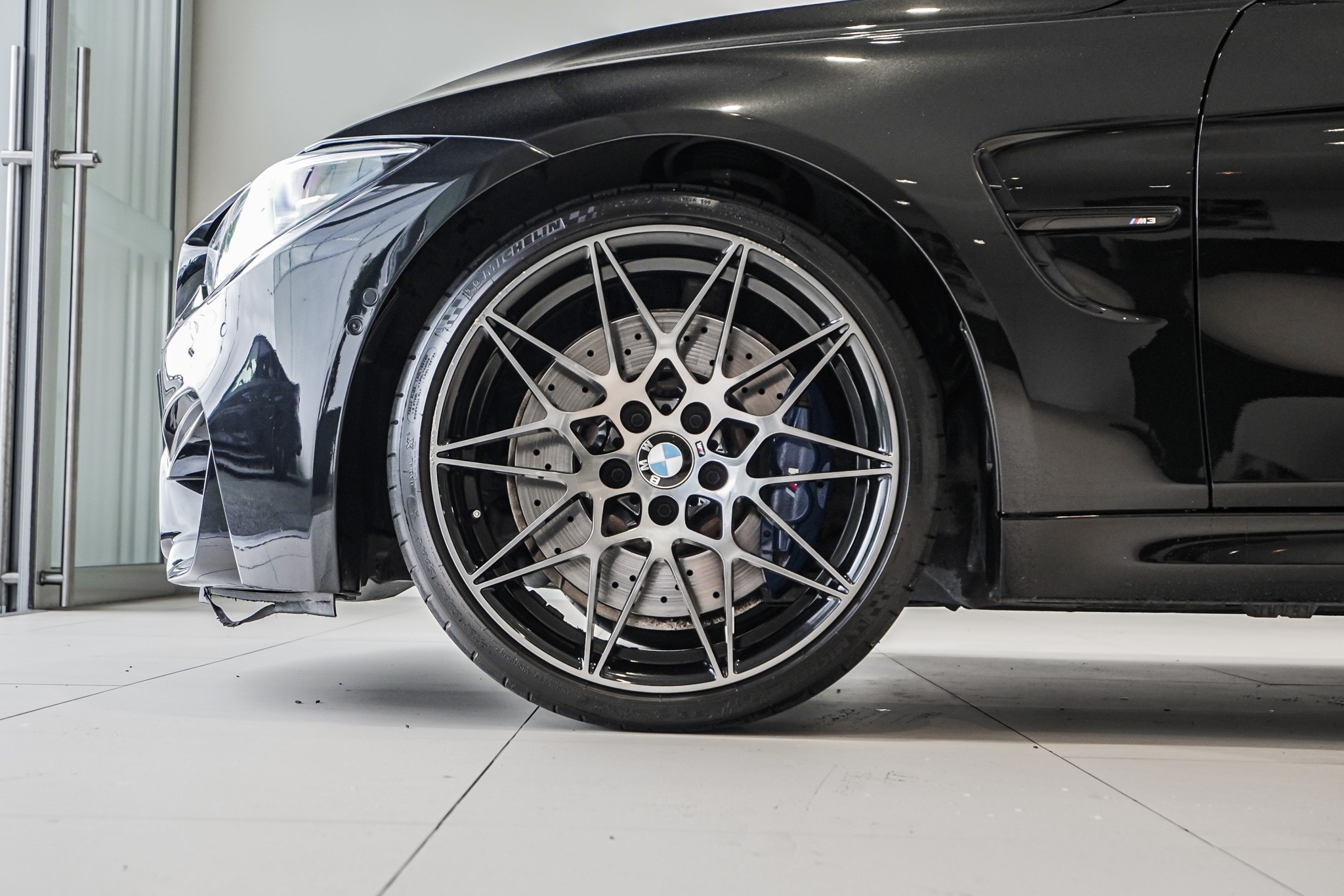 BMW M3 Competition sedan SE