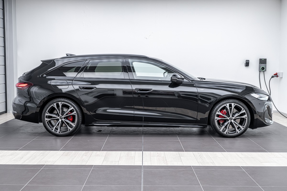 Audi A5 e-Hybrid Avant S line