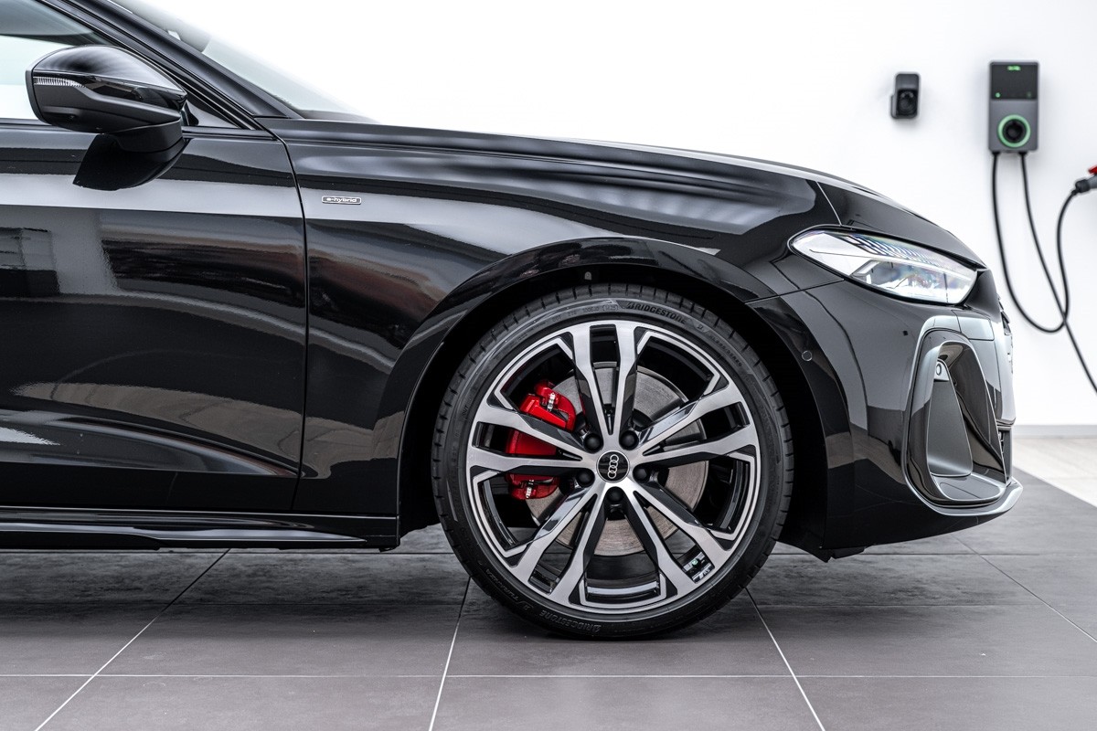 Audi A5 e-Hybrid Avant S line