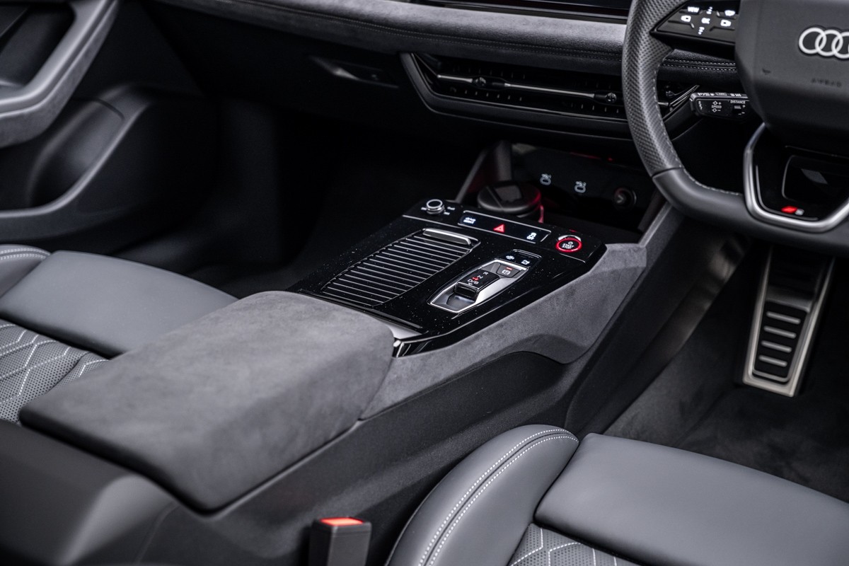 Audi S6 e-tron