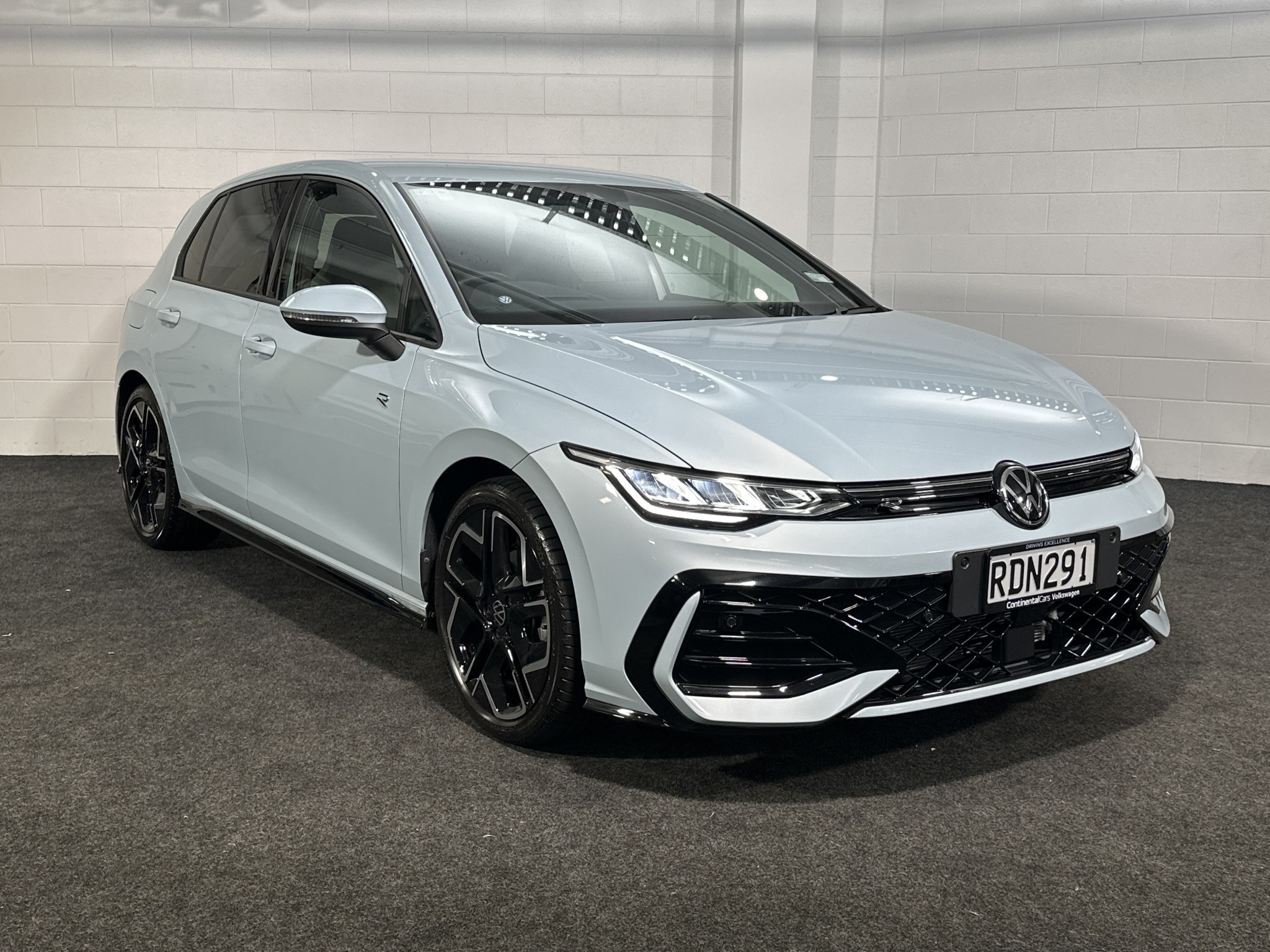 Volkswagen Golf 8.5 R-LINE