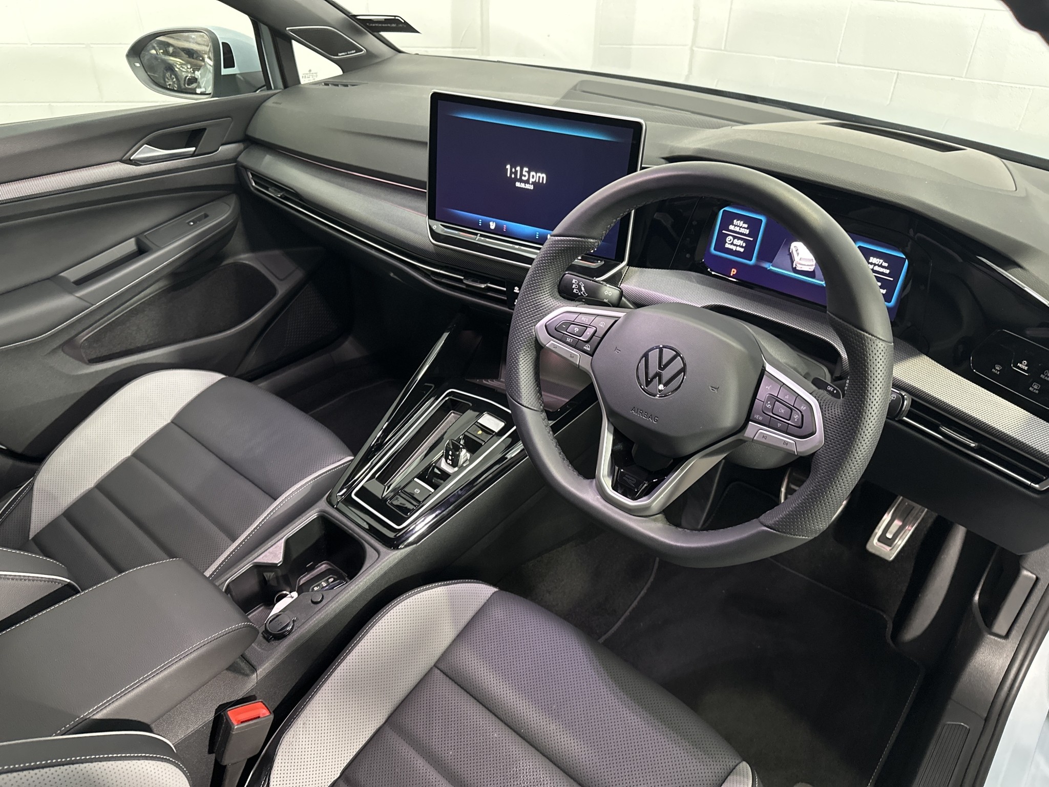 Volkswagen Golf 8.5 R-LINE