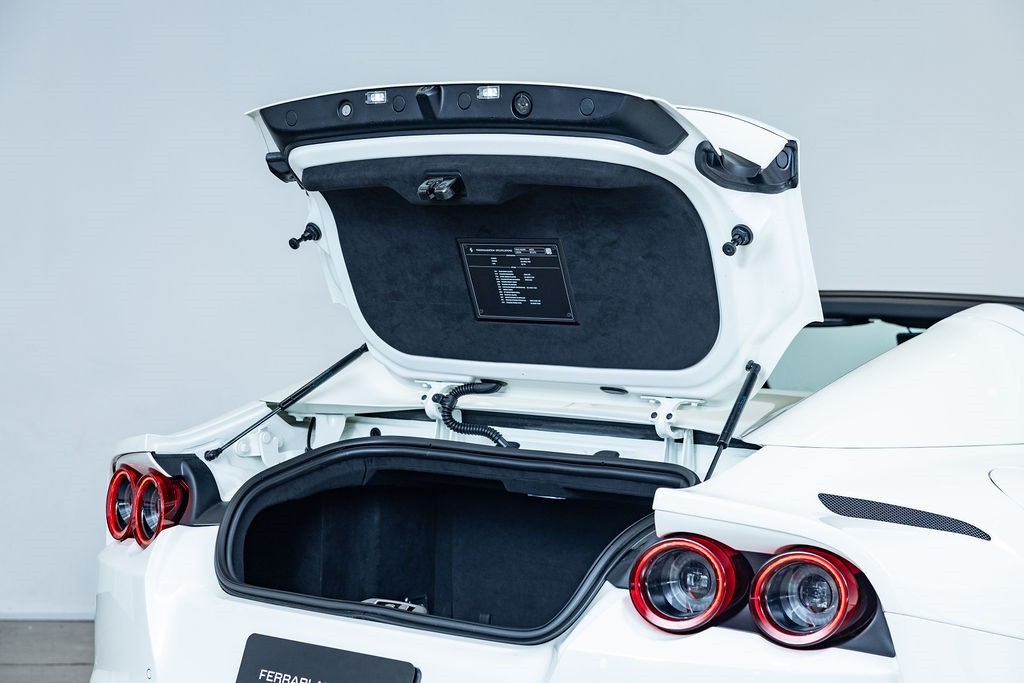 Ferrari 812 GTS