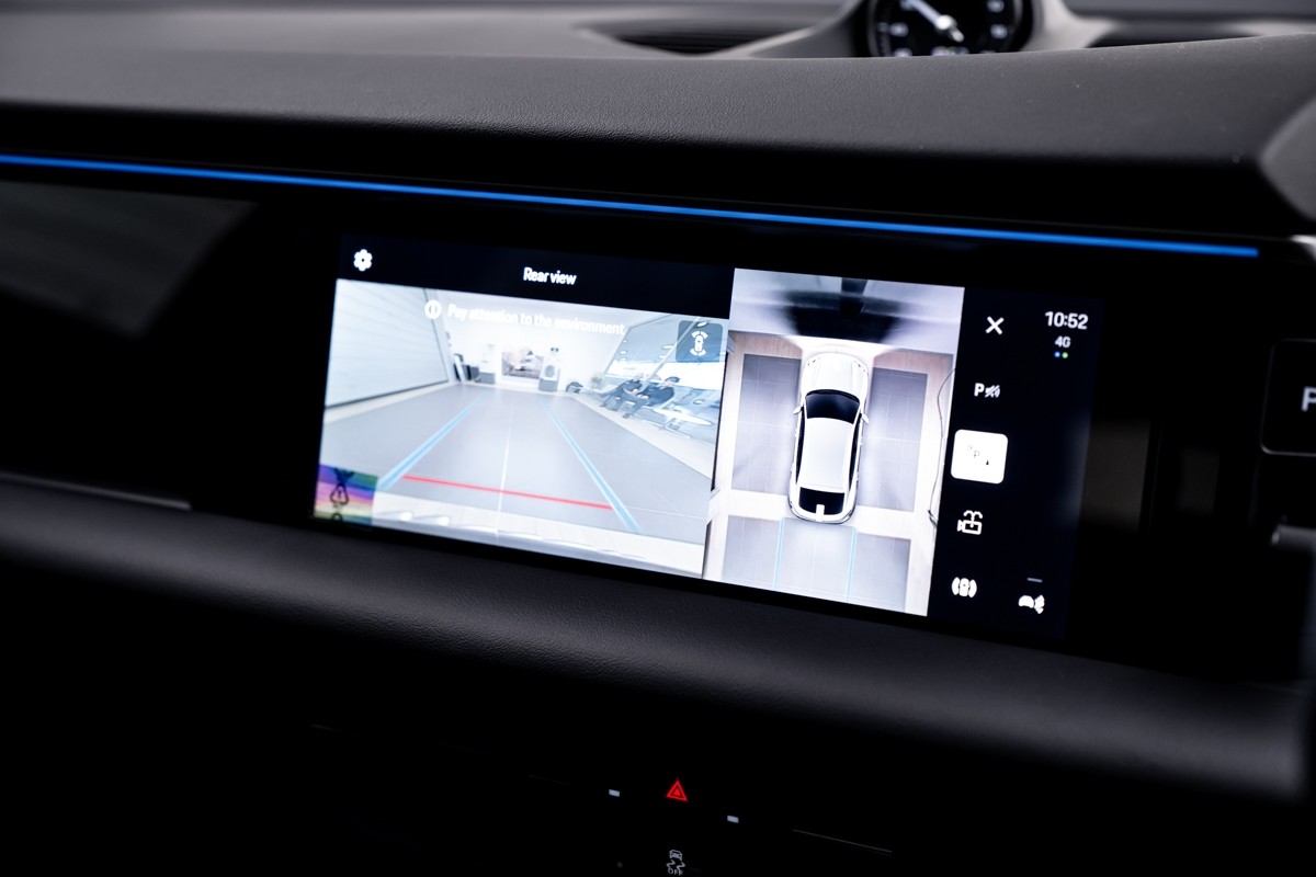 Porsche Macan Electric