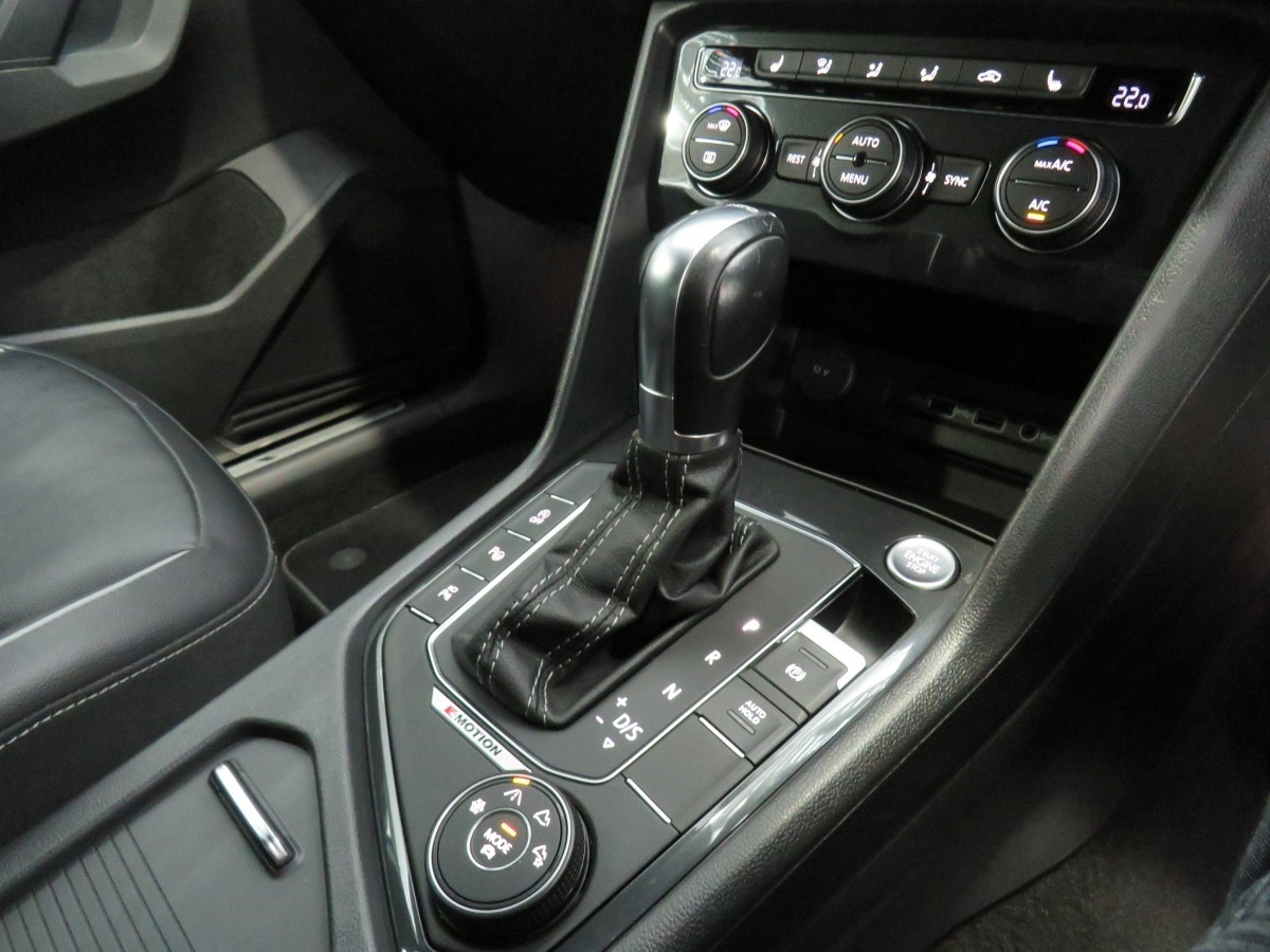 Volkswagen Tiguan TSI R-LINE 4MOTION