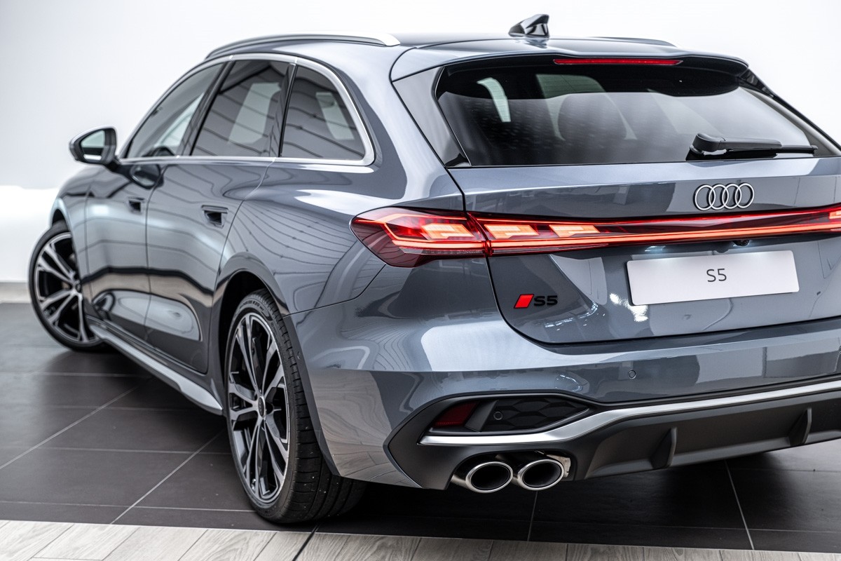 Audi S5 AVANT TFSI