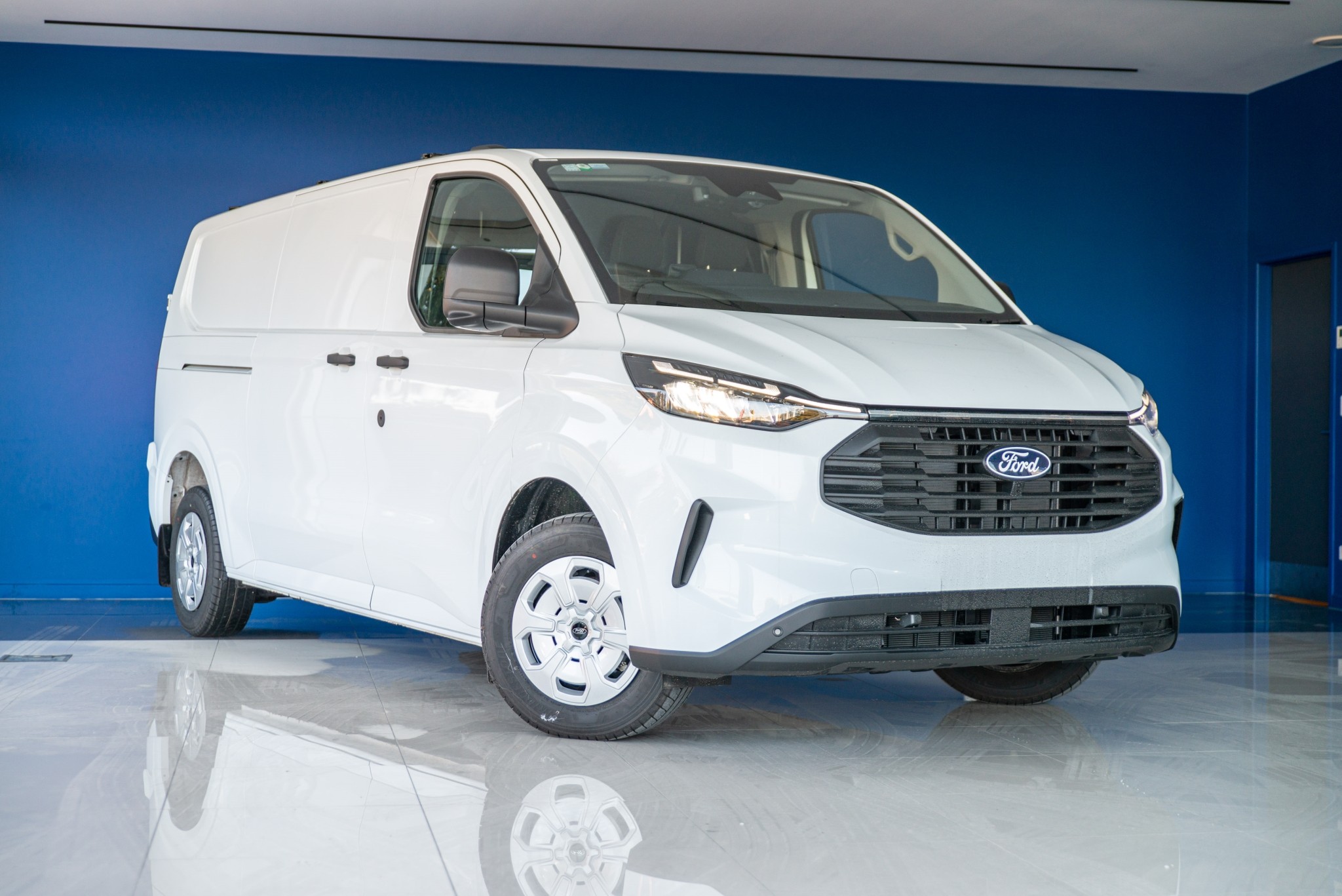 2025 Ford Transit Custom 320L Central Motor Group