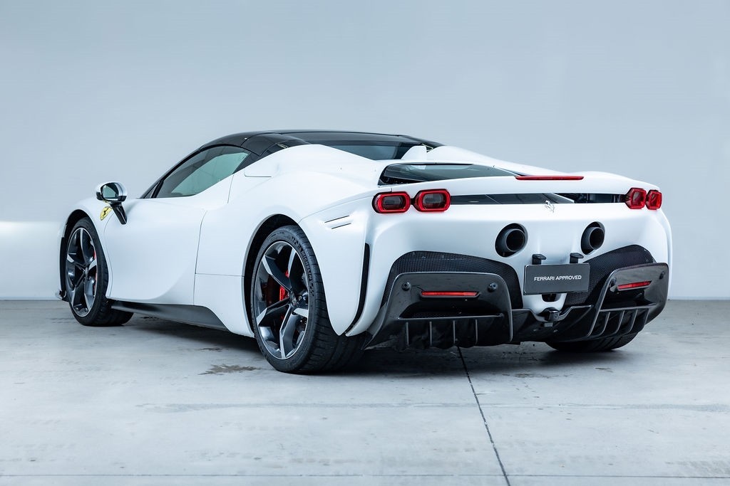 Ferrari SF90 Spider