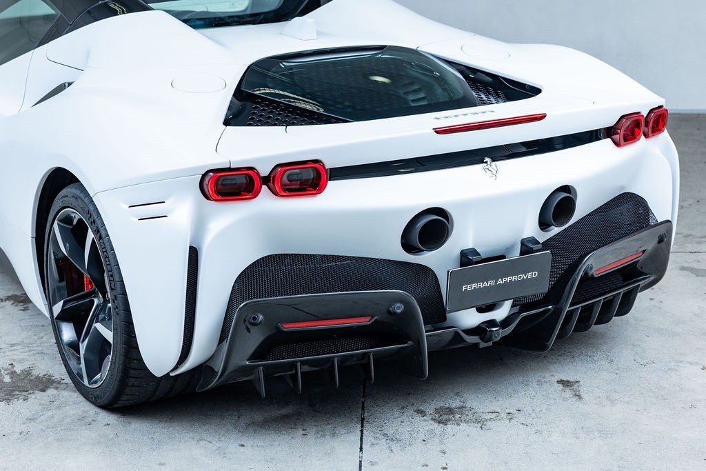 Ferrari SF90 Spider