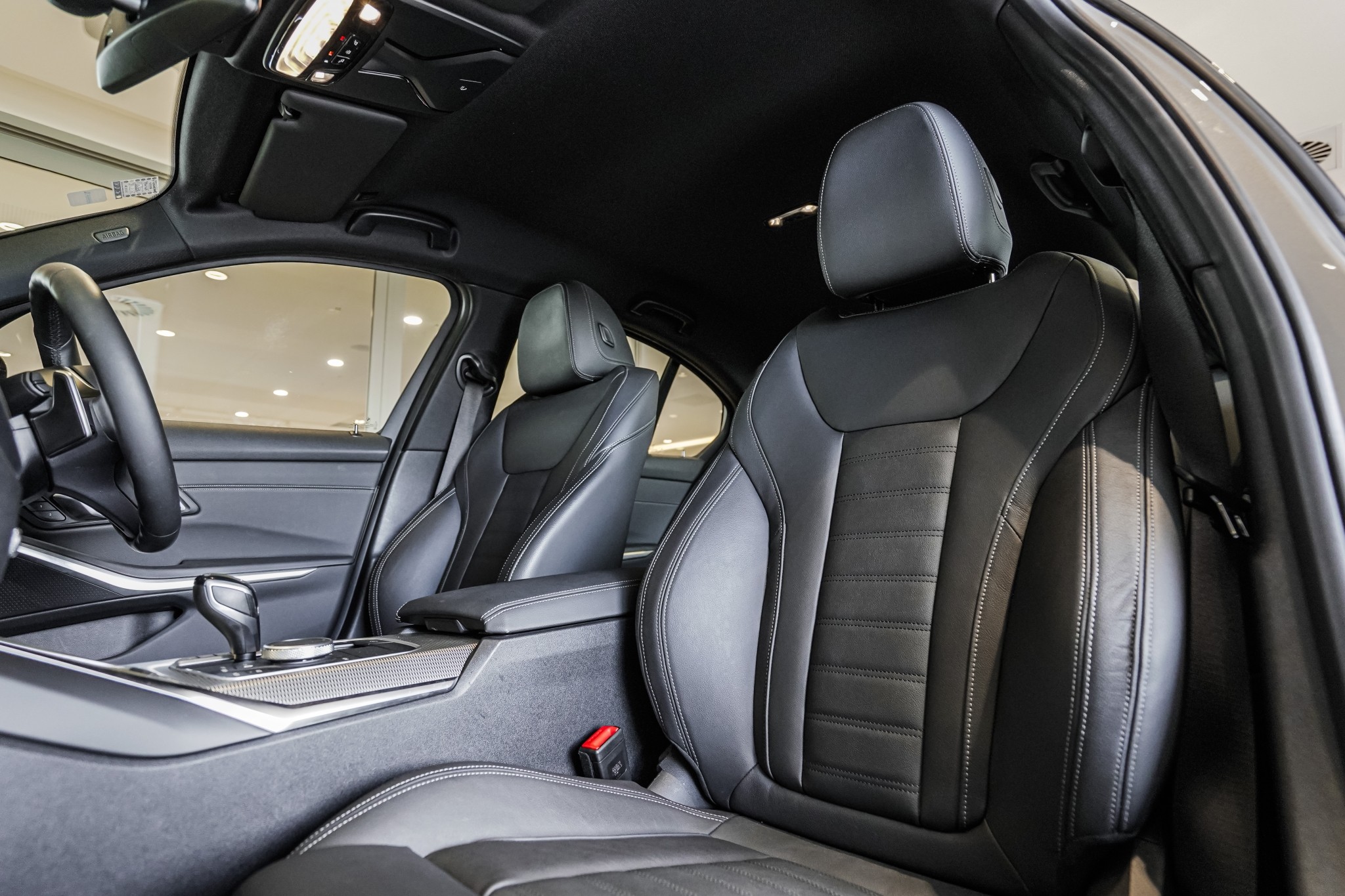 BMW 330e Sedan M-Sport