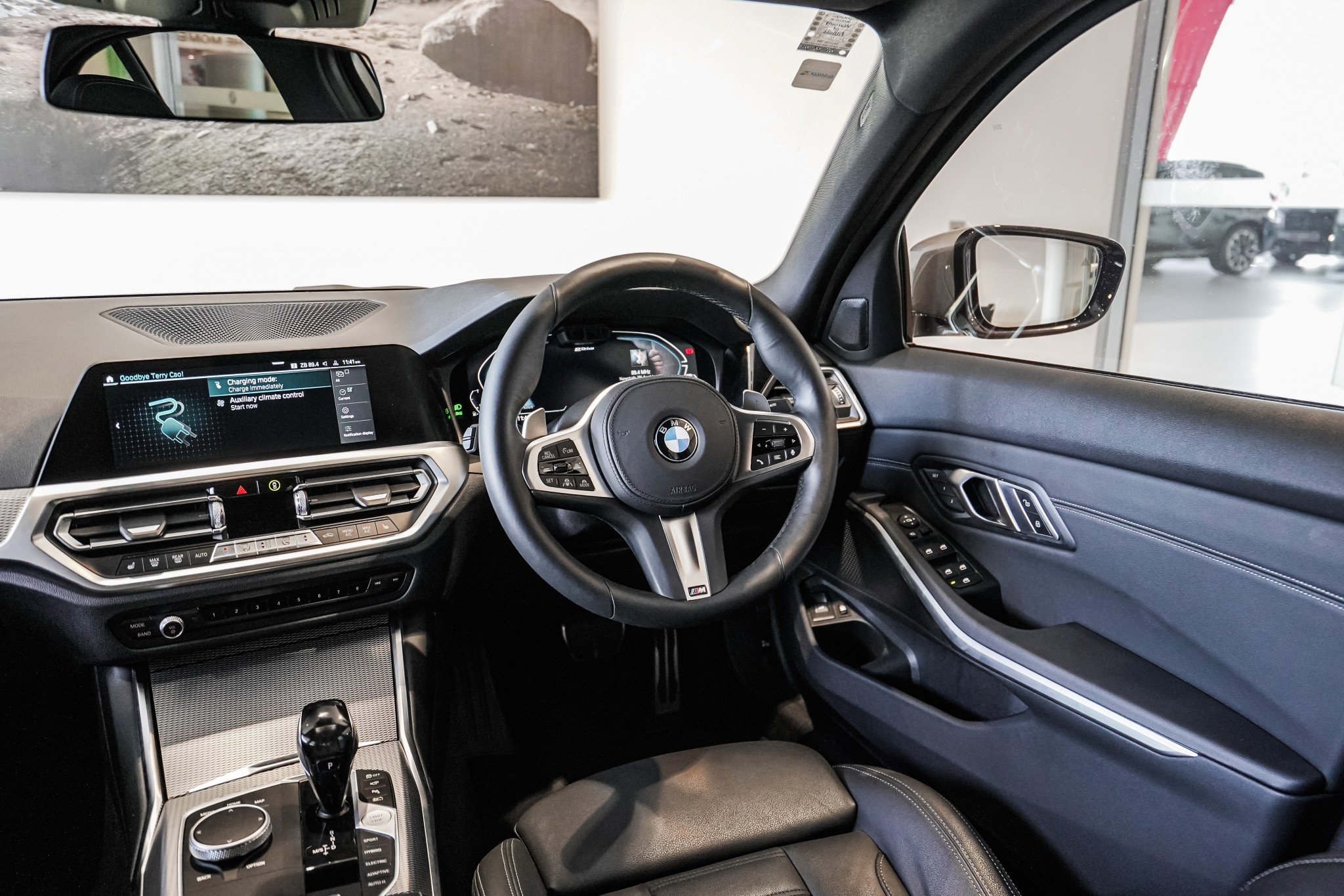 BMW 330e Sedan M-Sport