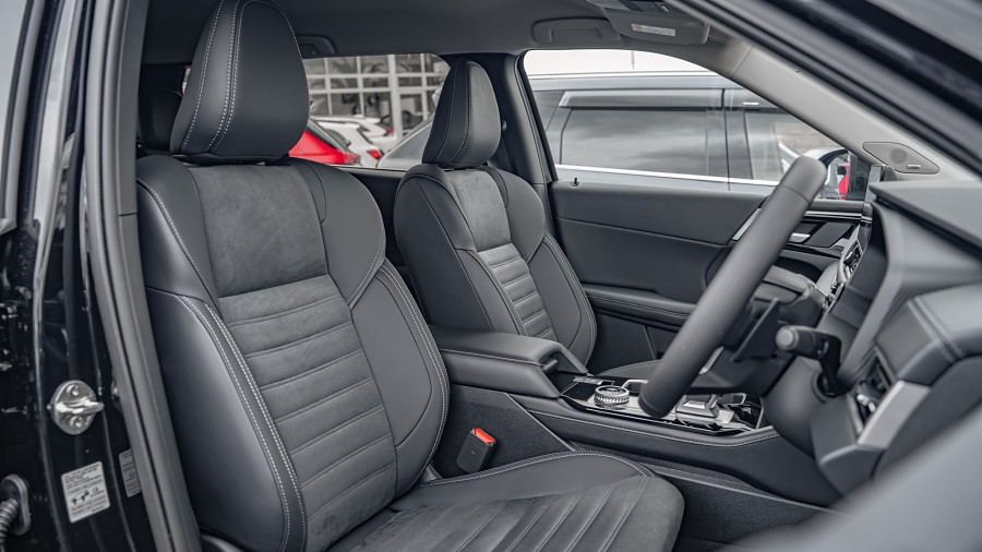 2026 Mitsubishi Outlander 8