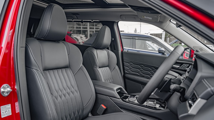 2026 Mitsubishi Outlander 8