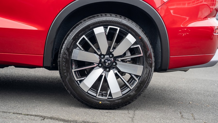 2026 Mitsubishi Outlander 7