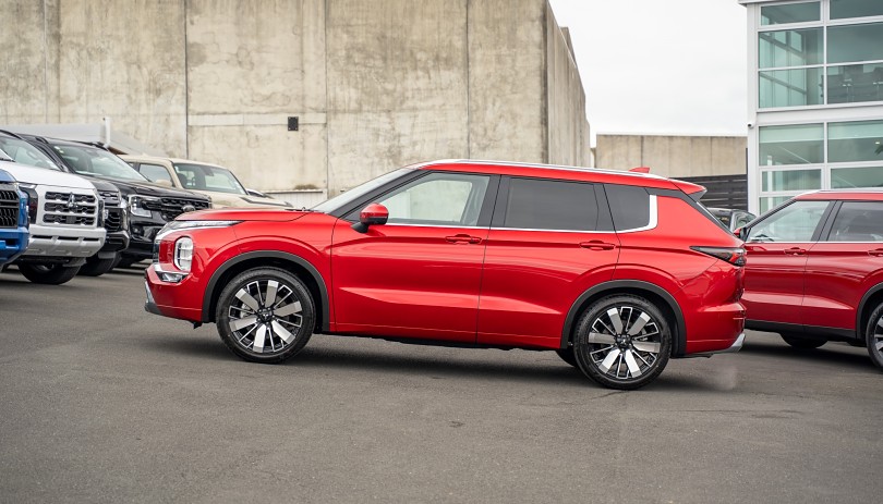 2026 Mitsubishi Outlander 5