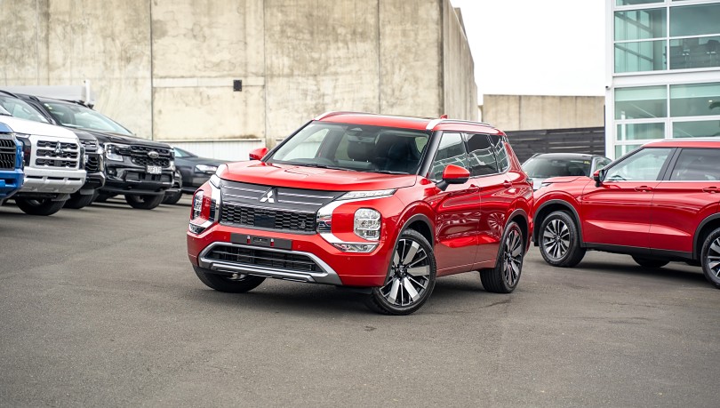 2026 Mitsubishi Outlander 1